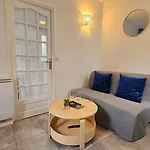 Appartement Renove Parisien En Plein Coeur De L\'Ile Saint-Louis Juste En Face De Notre-Dame !