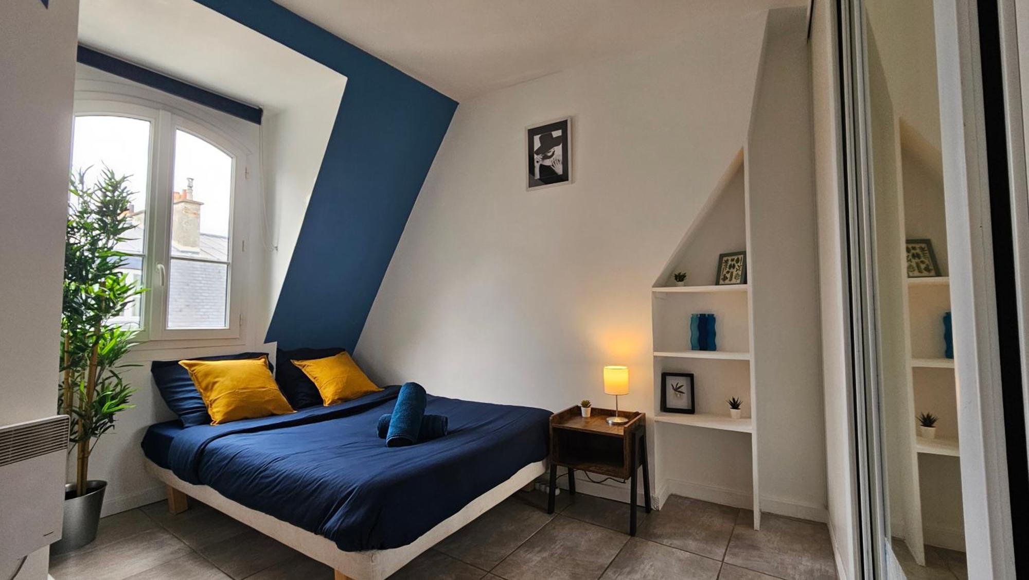 Renove Parisien En Plein Coeur De L'ile Saint-louis Juste En Face De Notre-dame !