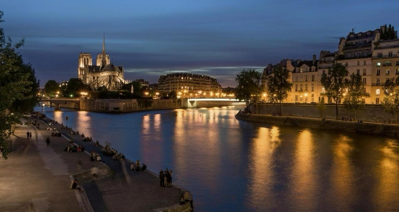 Renove Parisien En Plein Coeur De L'ile Saint-louis Juste En Face De Notre-dame ! Apartment