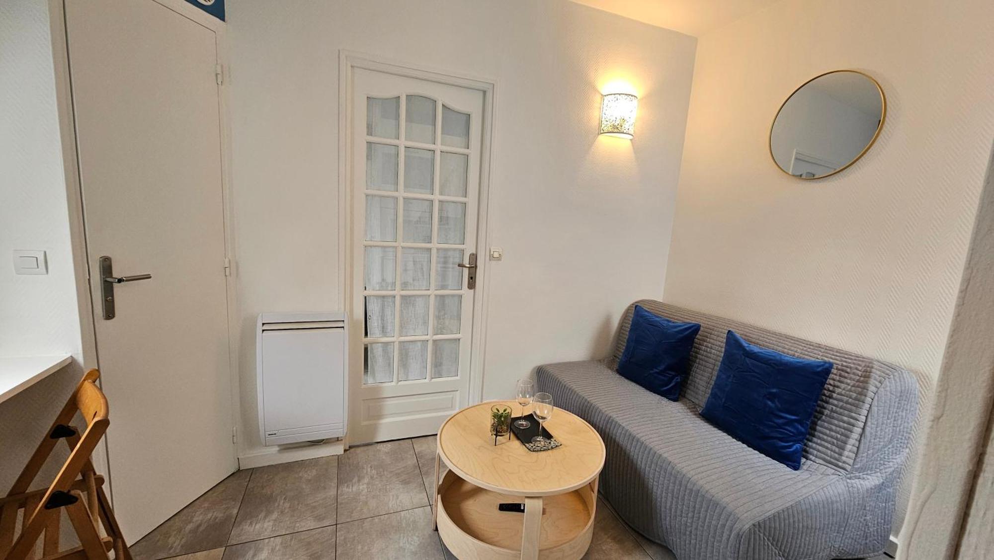 Renove Parisien En Plein Coeur De L'ile Saint-louis Juste En Face De Notre-dame ! Apartment Paris