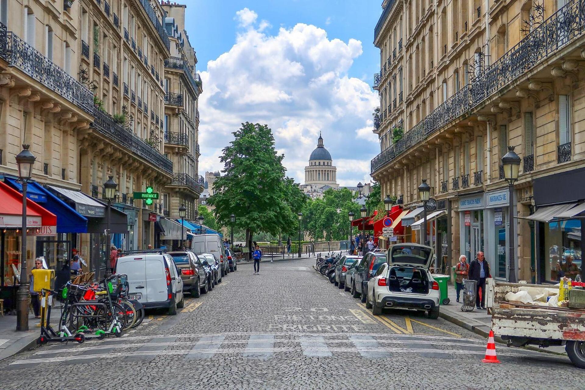 Apartment Renove Parisien En Plein Coeur De L'ile Saint-louis Juste En Face De Notre-dame ! *